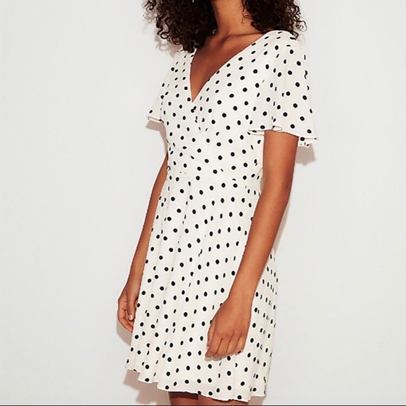 Express-Flutter Sleeve Fit & Flare Dress-NWT - Picture 4 of 7